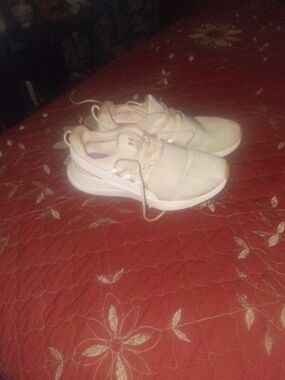 Women’s Athletic Sneakers in Light Pink
